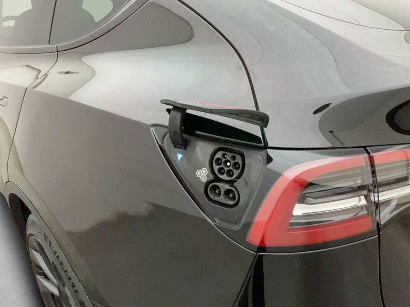 Tesla Model Y bild 10