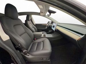 Tesla Model Y bild 12