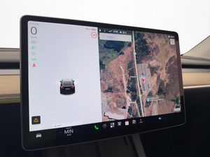 Tesla Model Y bild 16