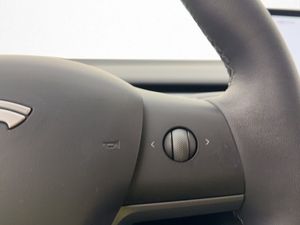 Tesla Model Y bild 26