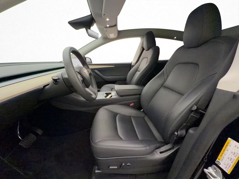 Tesla Model Y bild 14