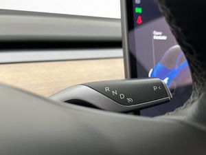 Tesla Model Y bild 27