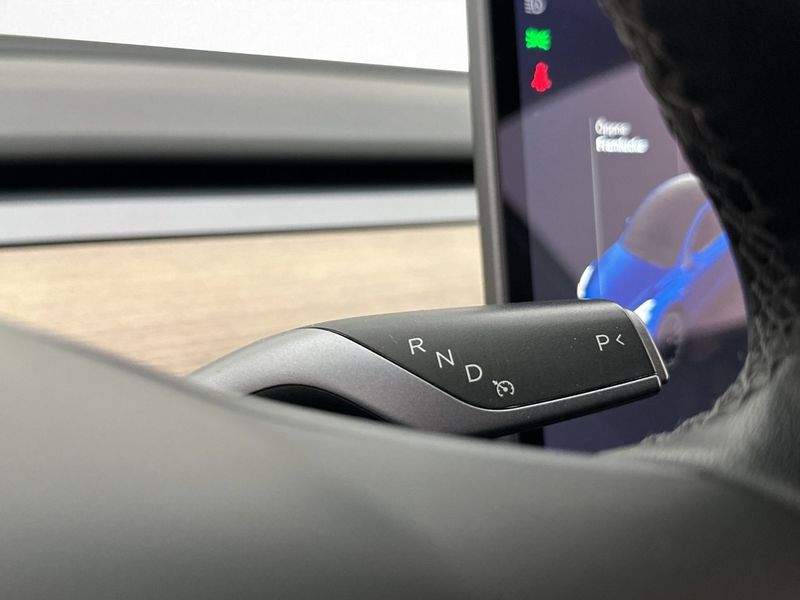 Tesla Model Y bild 27