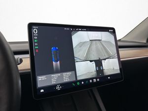 Tesla Model Y bild 15