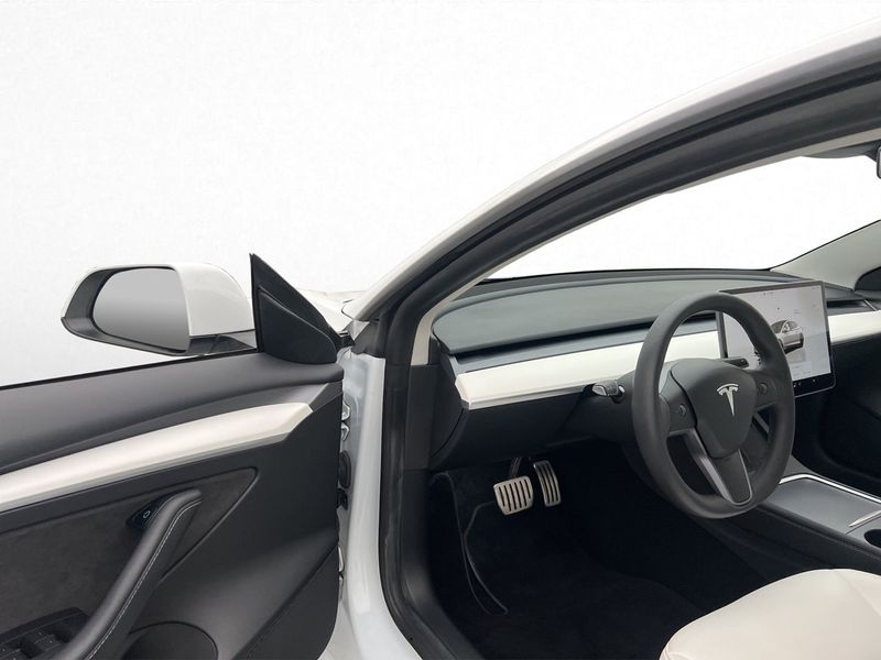 Tesla Model 3 bild 33