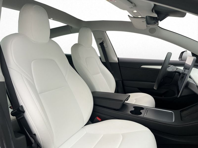 Tesla Model 3 bild 13