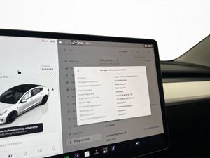 Tesla Model 3 bild 23