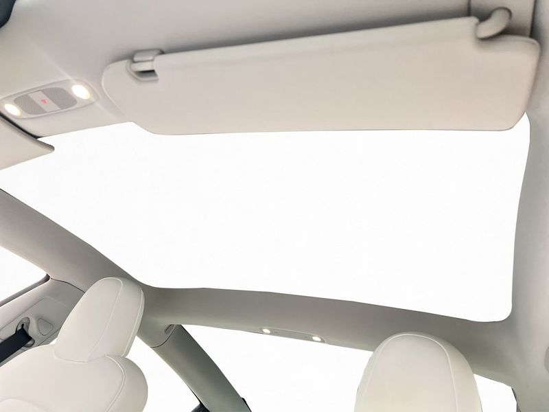 Tesla Model 3 bild 14