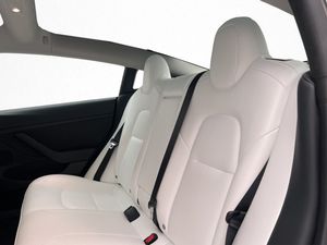 Tesla Model 3 bild 24
