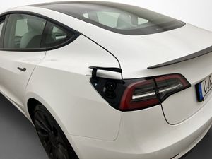 Tesla Model 3 bild 9