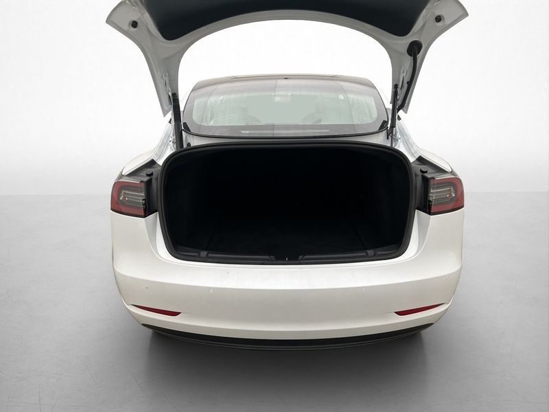 Tesla Model 3 bild 10