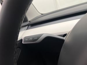 Tesla Model 3 bild 25