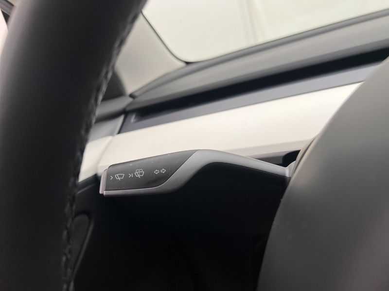 Tesla Model 3 bild 25