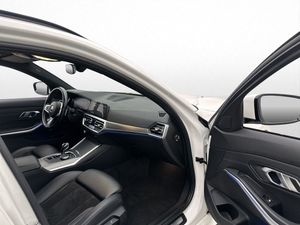 BMW 320 bild 32