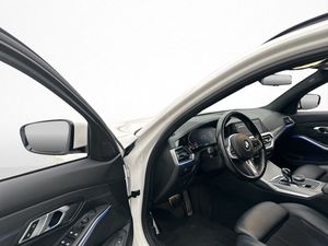 BMW 320 bild 31