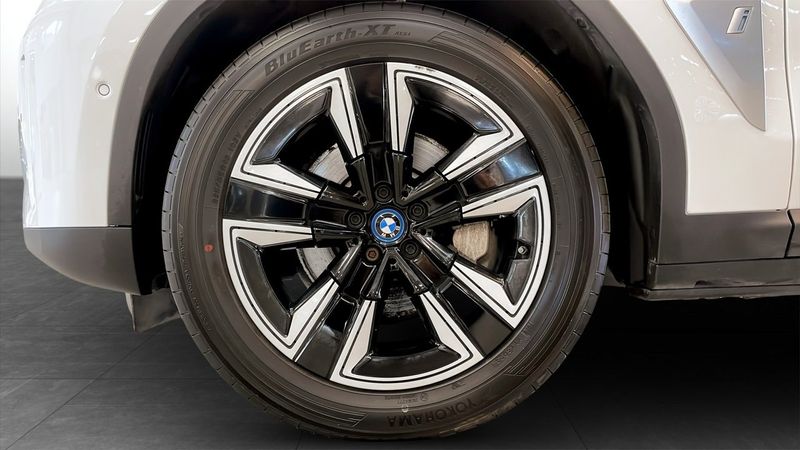 BMW iX3 bild 9
