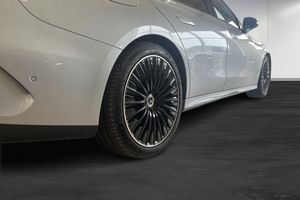 Mercedes E300 bild 5