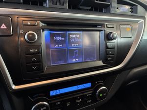 Toyota Auris bild 15