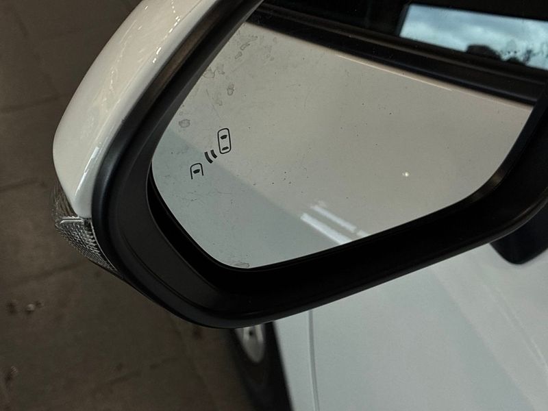 Suzuki Swace bild 17