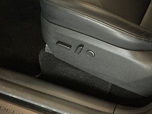 Tesla Model Y bild 19