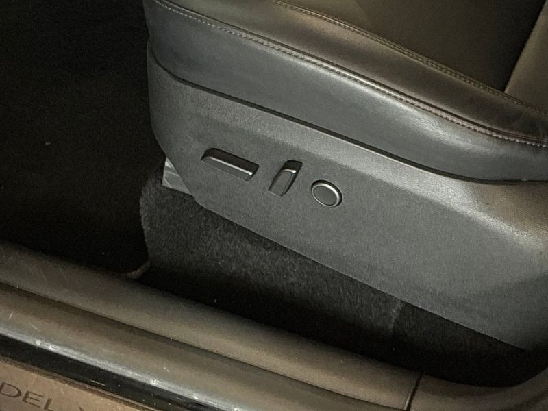 Tesla Model Y bild 19