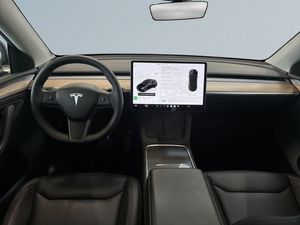 Tesla Model Y bild 8