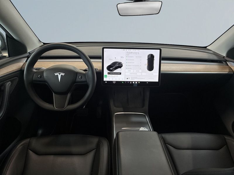 Tesla Model Y bild 8
