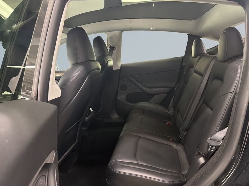 Tesla Model Y bild 13