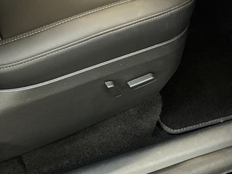 Tesla Model Y bild 17