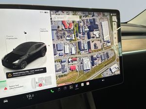 Tesla Model Y bild 15