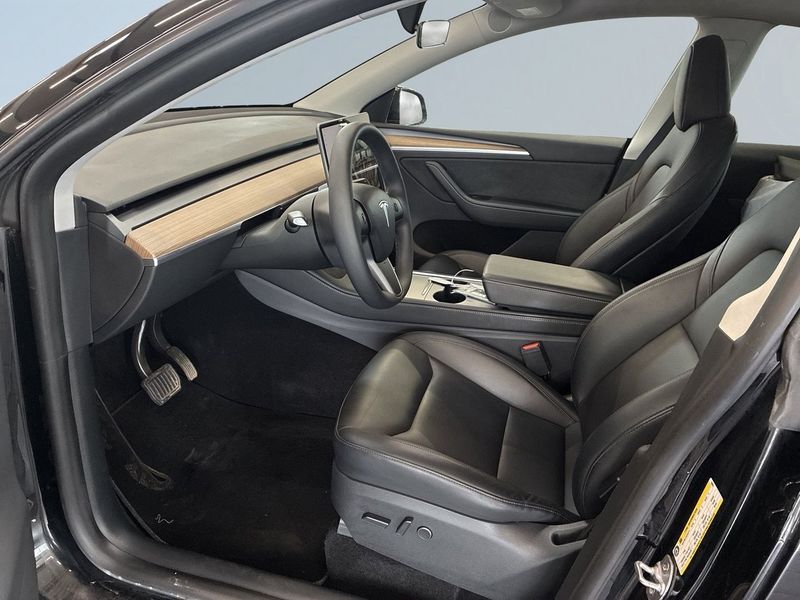 Tesla Model Y bild 7