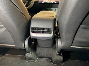 Tesla Model Y bild 18