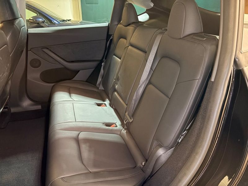 Tesla Model Y bild 17