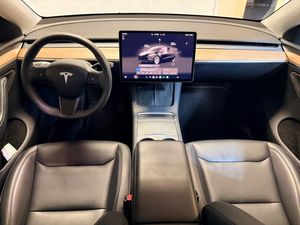 Tesla Model Y bild 7
