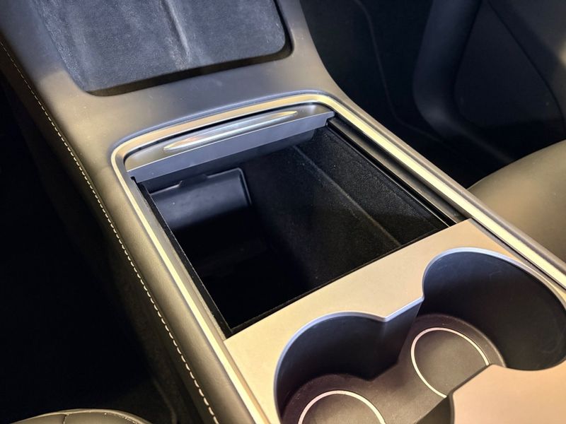 Tesla Model Y bild 16