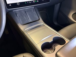 Tesla Model Y bild 15
