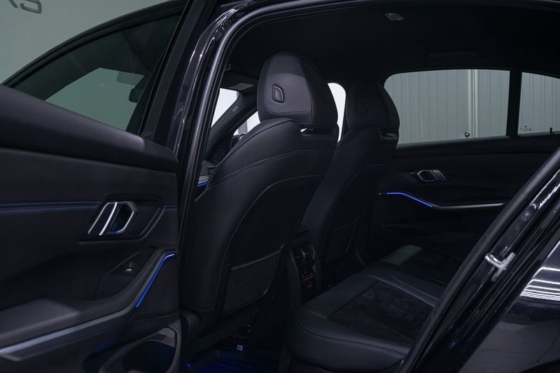 BMW 330 bild 9