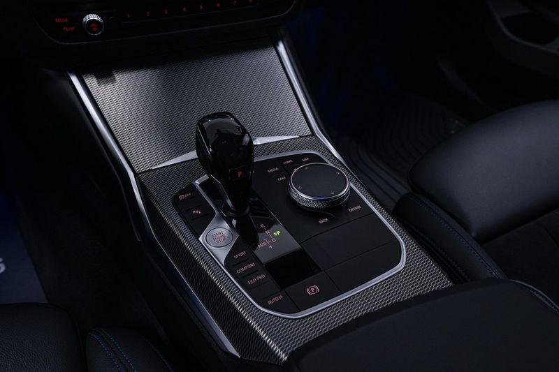 BMW 330 bild 16