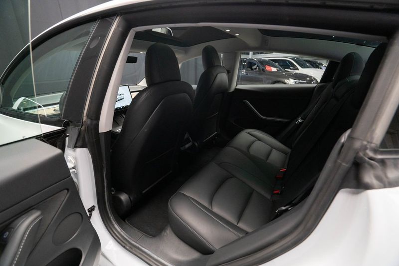Tesla Model 3 bild 19