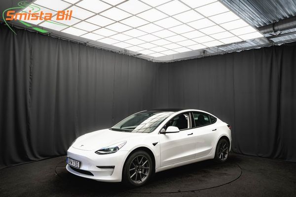 Tesla Model 3 Long Range AWD PANO LÄDER VÄRMEPUMP 92%SoH 1-ÄGARE MOMS - 2022