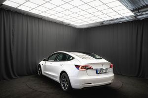 Tesla Model 3 bild 9