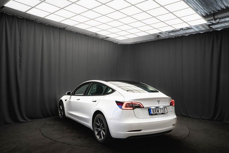Tesla Model 3 bild 9
