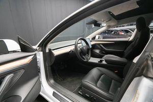 Tesla Model 3 bild 15