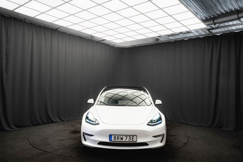 Tesla Model 3 bild 4