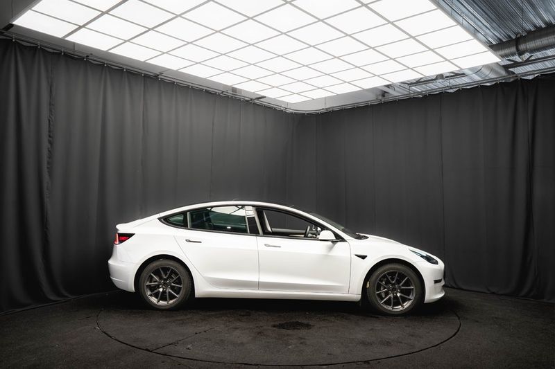 Tesla Model 3 bild 6