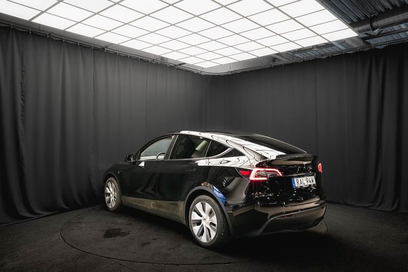 Tesla Model Y bild 9