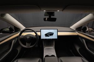 Tesla Model Y bild 16