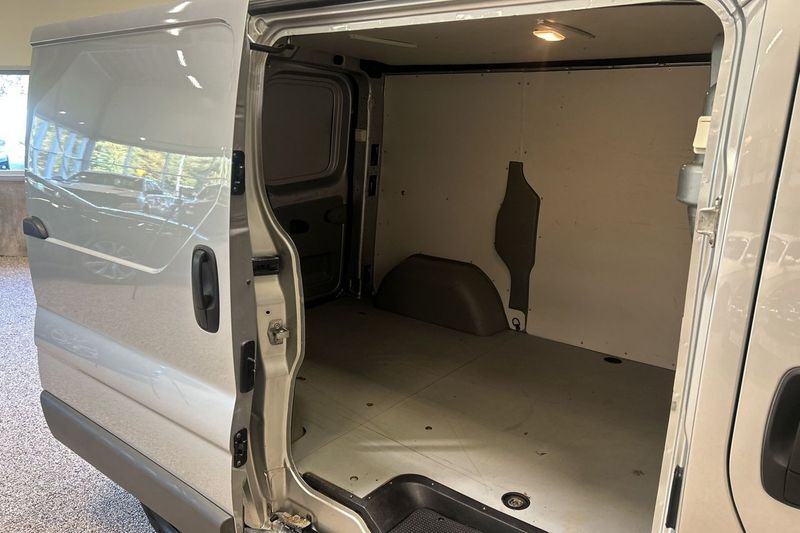 Opel Vivaro bild 8