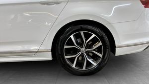Volkswagen Passat bild 6