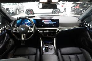 BMW i4 bild 8